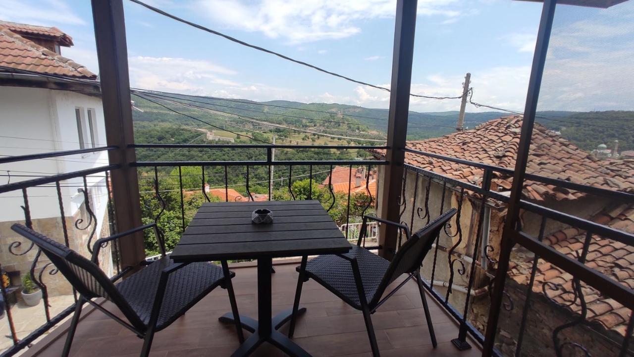 Villa Family House Atanasovi Veliko Tărnovo Esterno foto